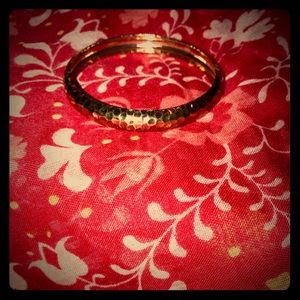 Bold brass colored vintage bangle